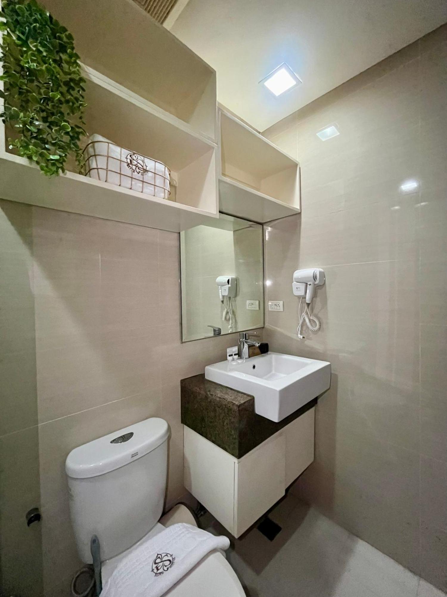 Greenbelt Hamilton Tower 1 Makati City Exteriör bild
